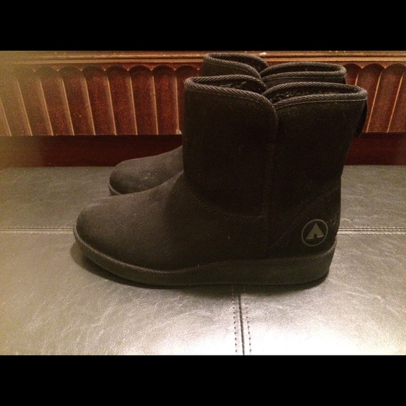 Airwalk Women/'s Nia Faux Fur Cognac Faux Suede Cozy Boots Size 8 Medium